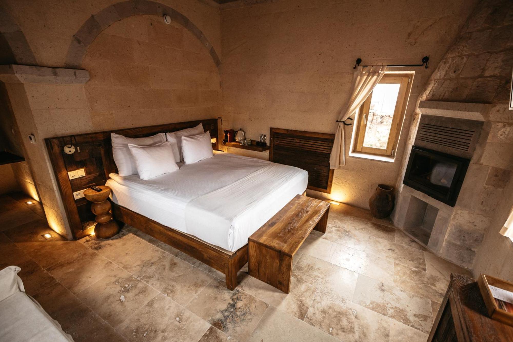 Millstone Cave Suites Hotel Uchisar Exterior photo